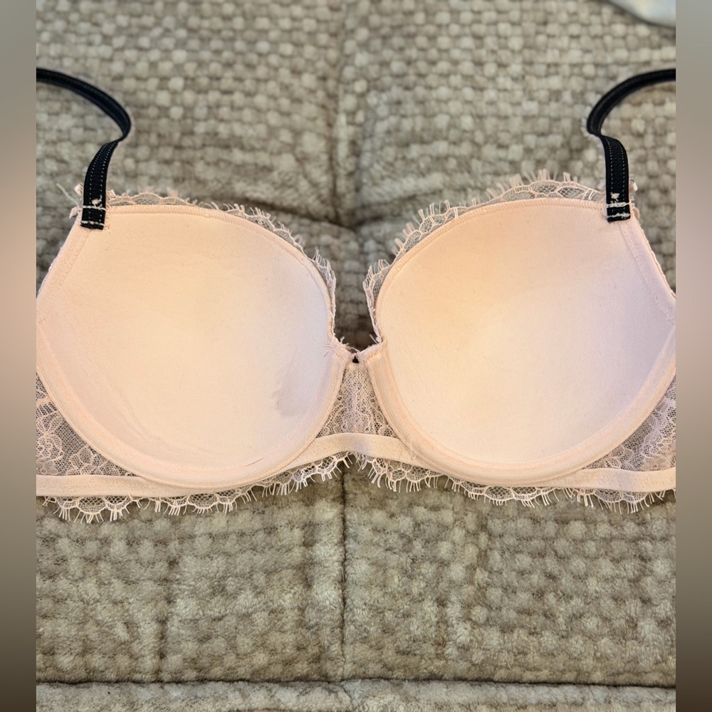 Victoria's Secret Dream Angel’s Blush Ribbon Lined Lace Demi and Thong Set - Picture 9 of 11